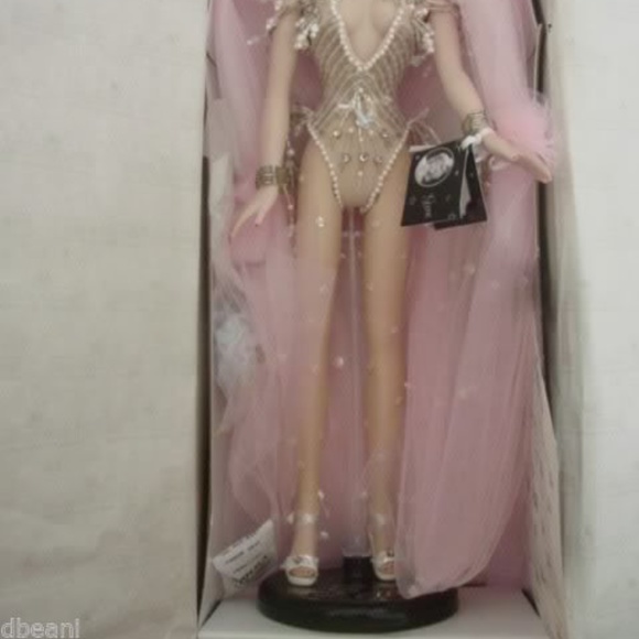 Ashton Drake Bird of Paradise Gene Doll SIGNED BY MEL ODOM NRFB w SHIPPER BOX - Picture 5 of 13
